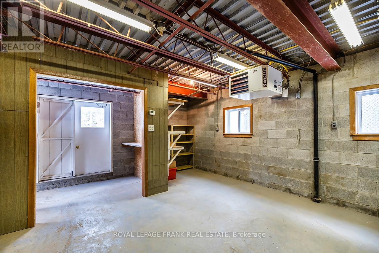 Large Heated Workshop W/O to Garden