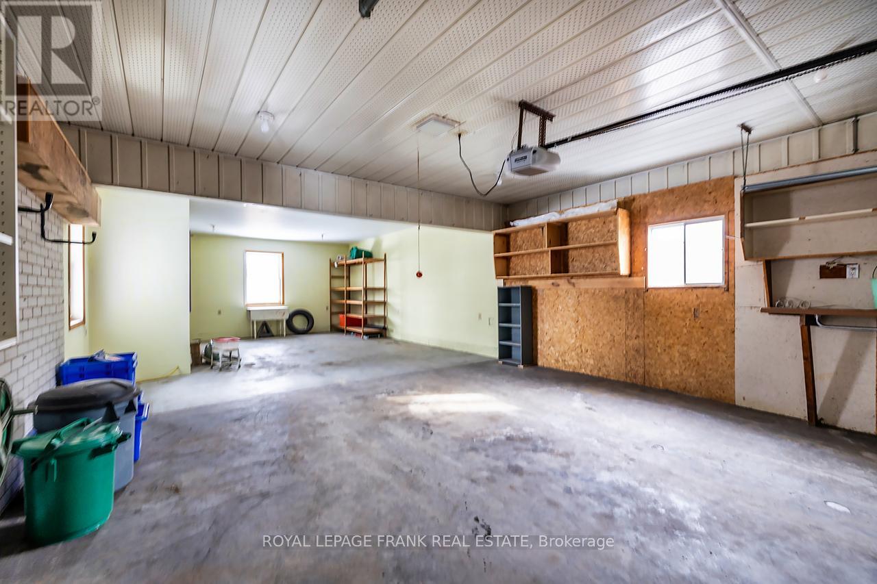 Large 2.5 Car Garage with Winch