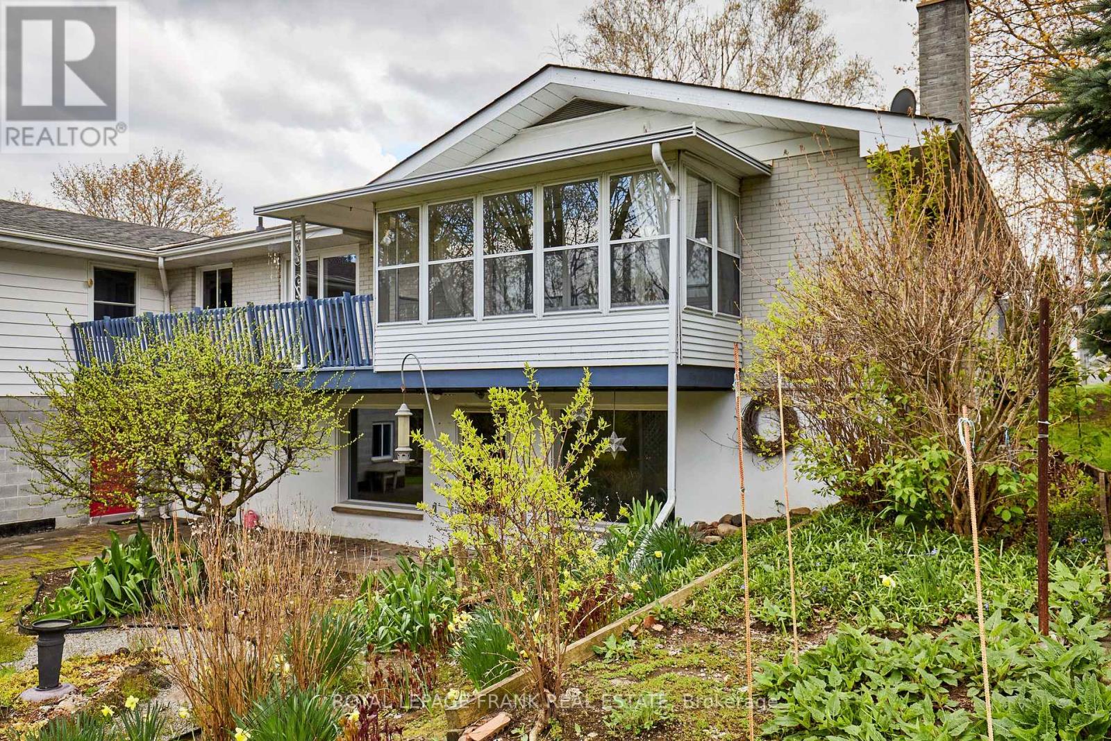 2 Season Sunroom overlooks backyard
