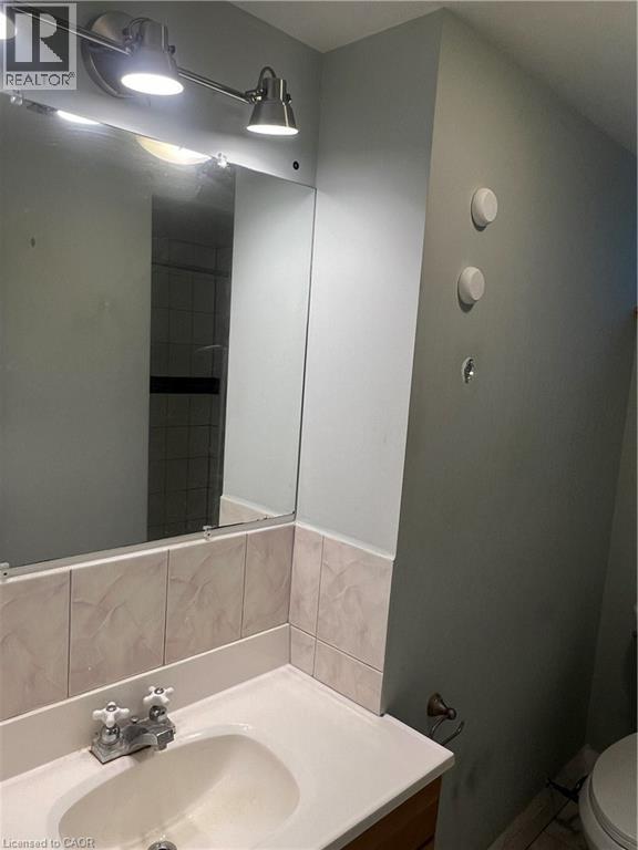 119 MOUNTAIN MINT Crescent Unit# LOWER, Kitchener, Ontario, N2E3R7 — Photo 5