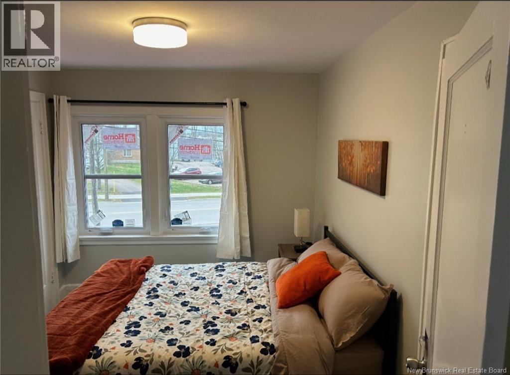 525 Acadie - Image 11