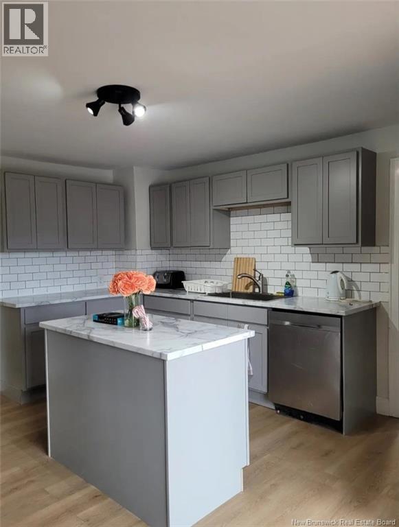 525 Acadie - Image 13