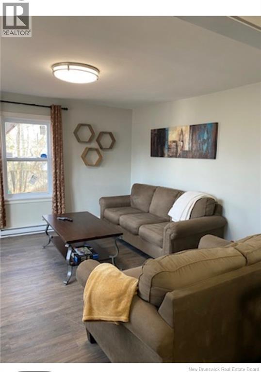 525 Acadie - Image 4