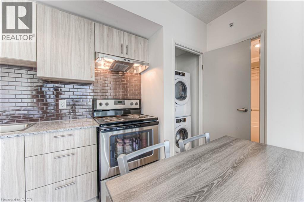 275 LARCH Street Unit# F501, Waterloo, Ontario, N2L3R2 — Photo 5