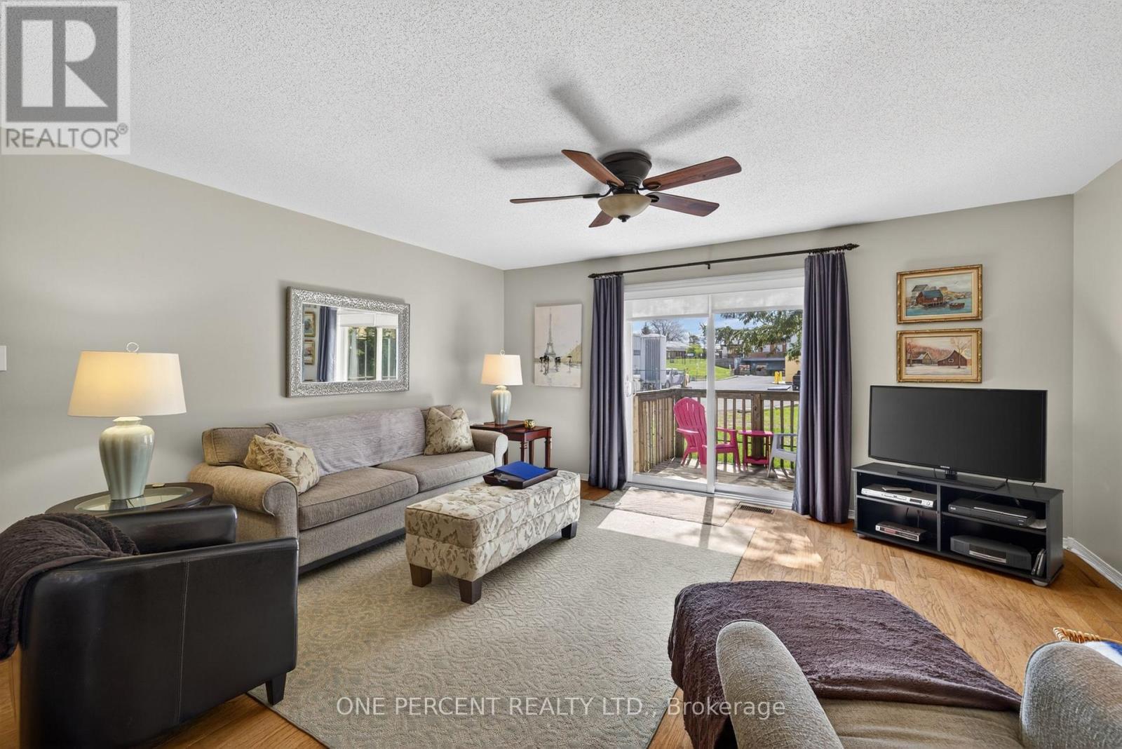 18 DR. GORDON CRESCENT - 10