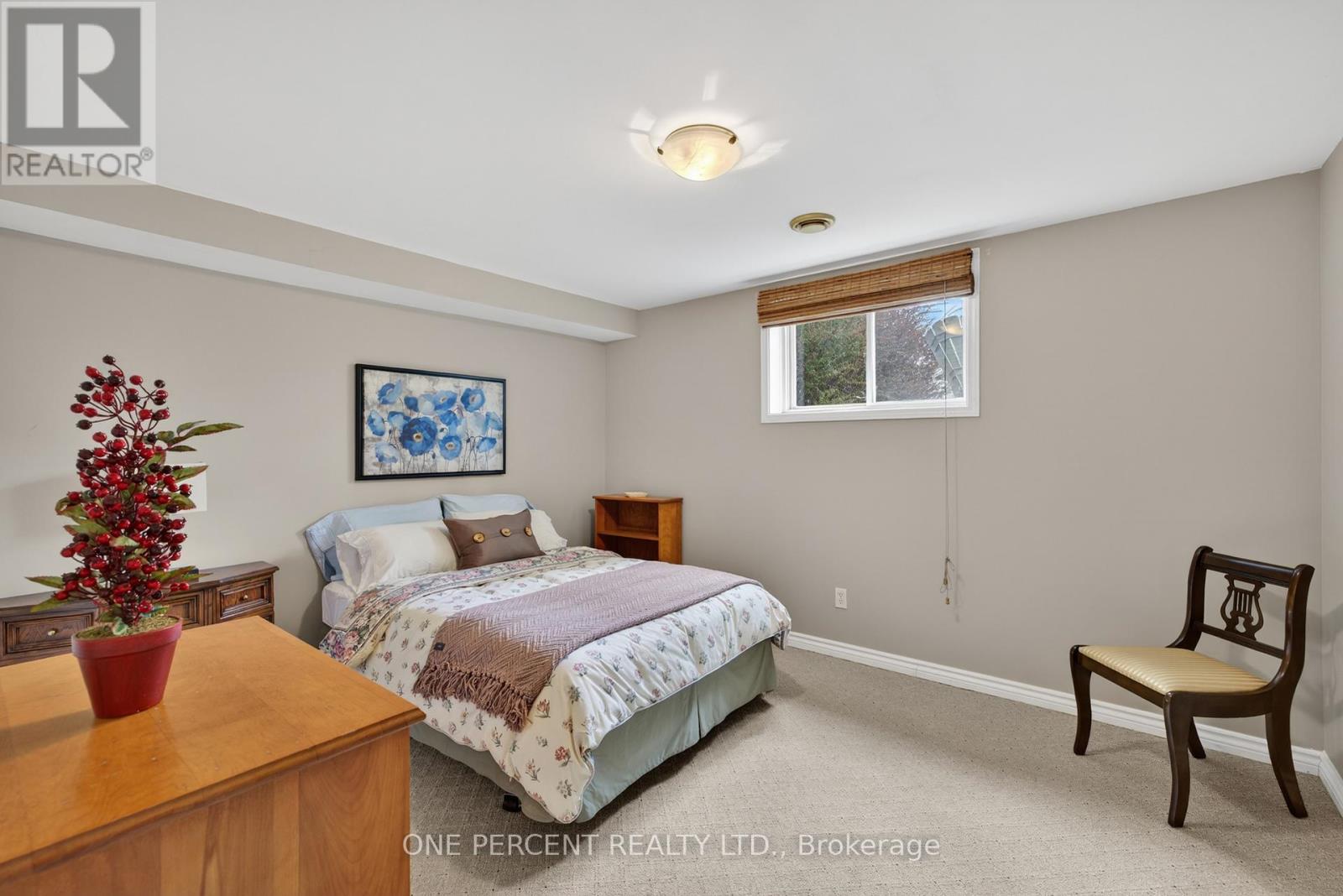 18 DR. GORDON CRESCENT - 28