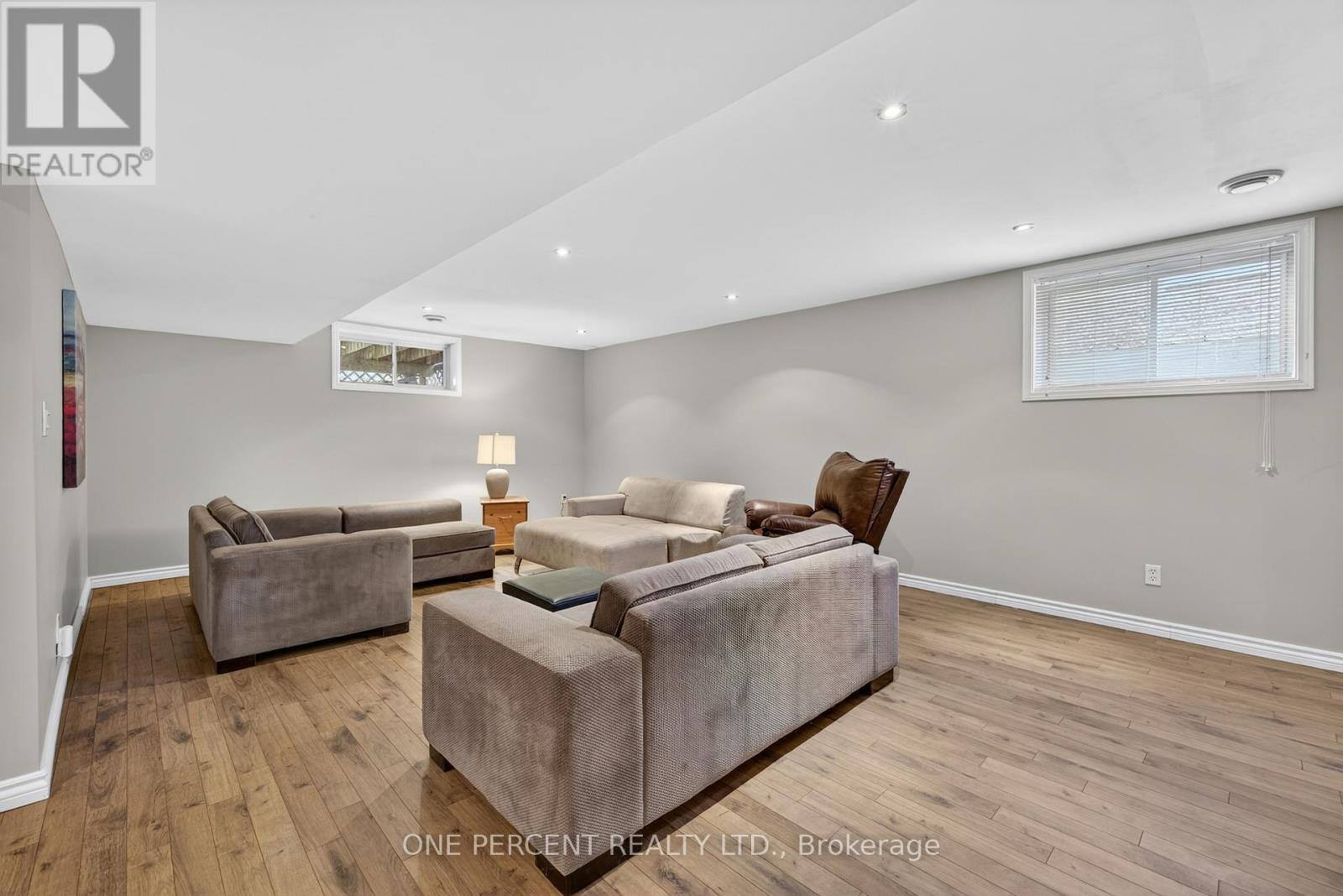 18 DR. GORDON CRESCENT - 29