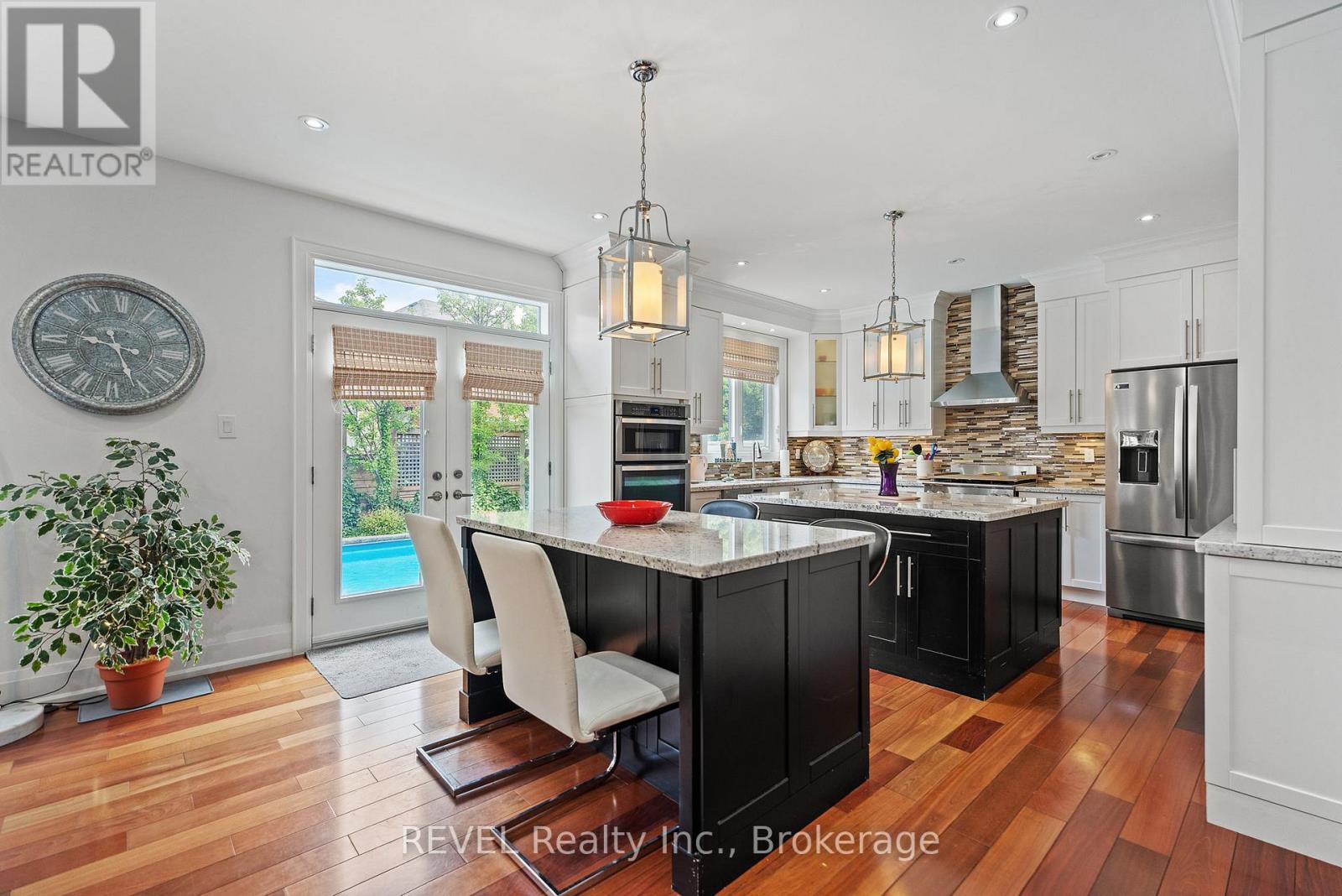 401 SCHREYER CRESCENT - 10