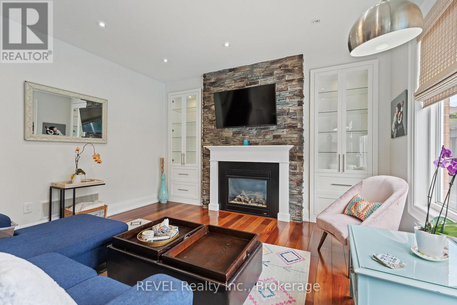 401 SCHREYER CRESCENT - 12