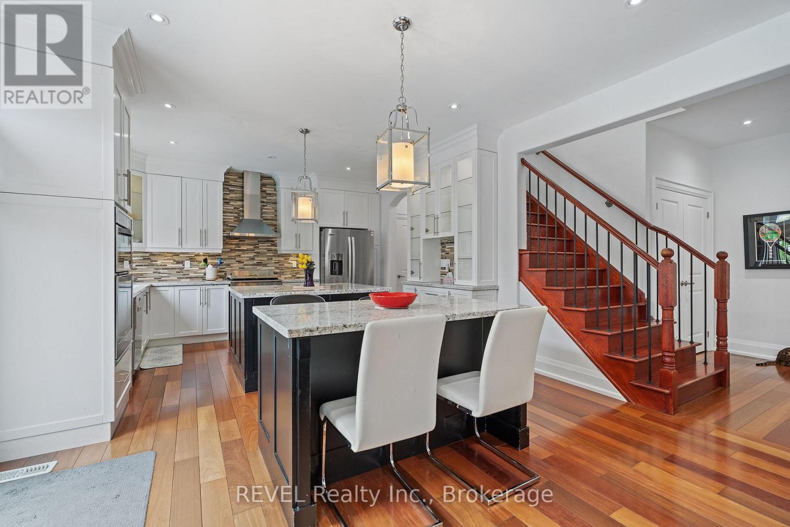 401 SCHREYER CRESCENT - 13