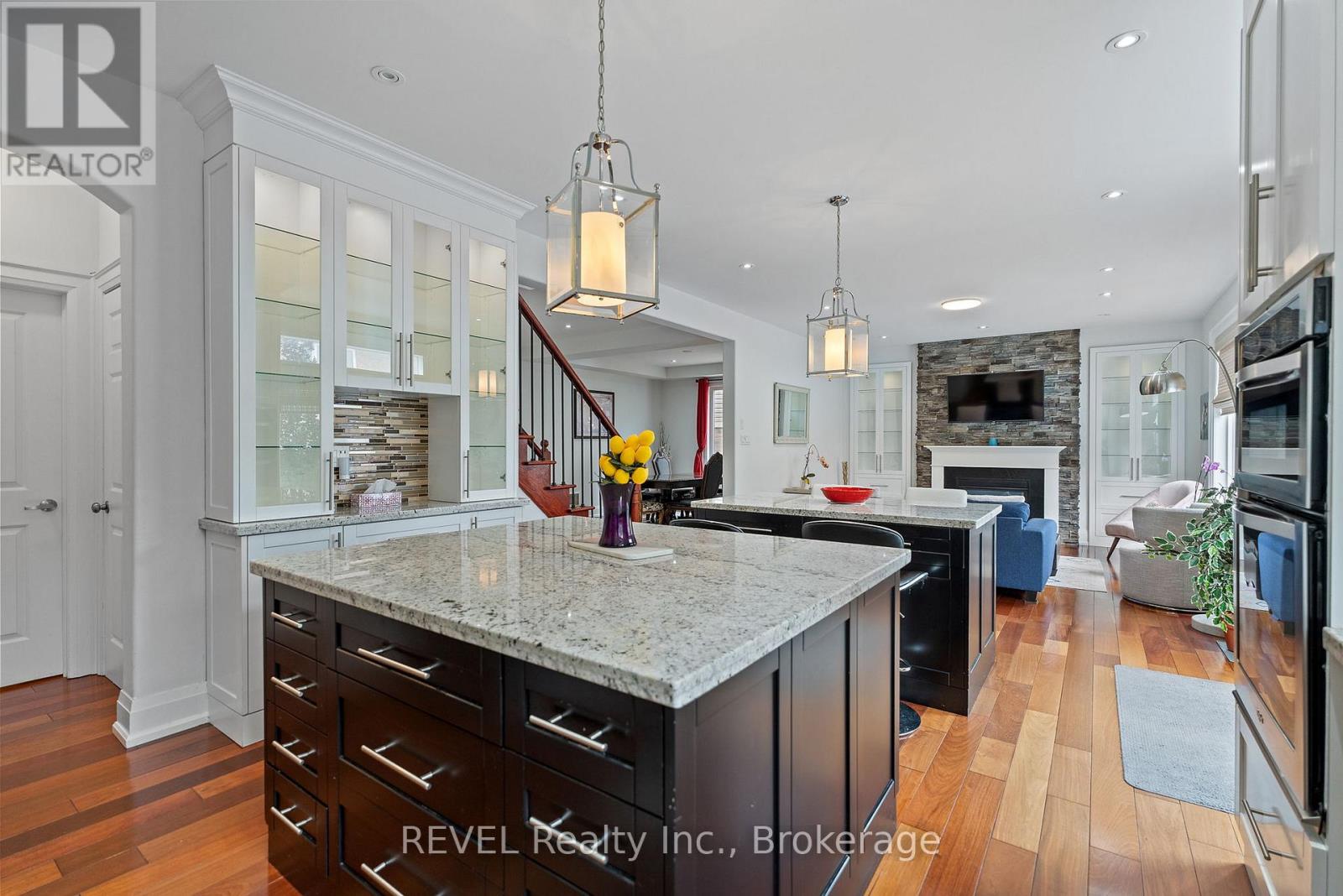 401 SCHREYER CRESCENT - 18