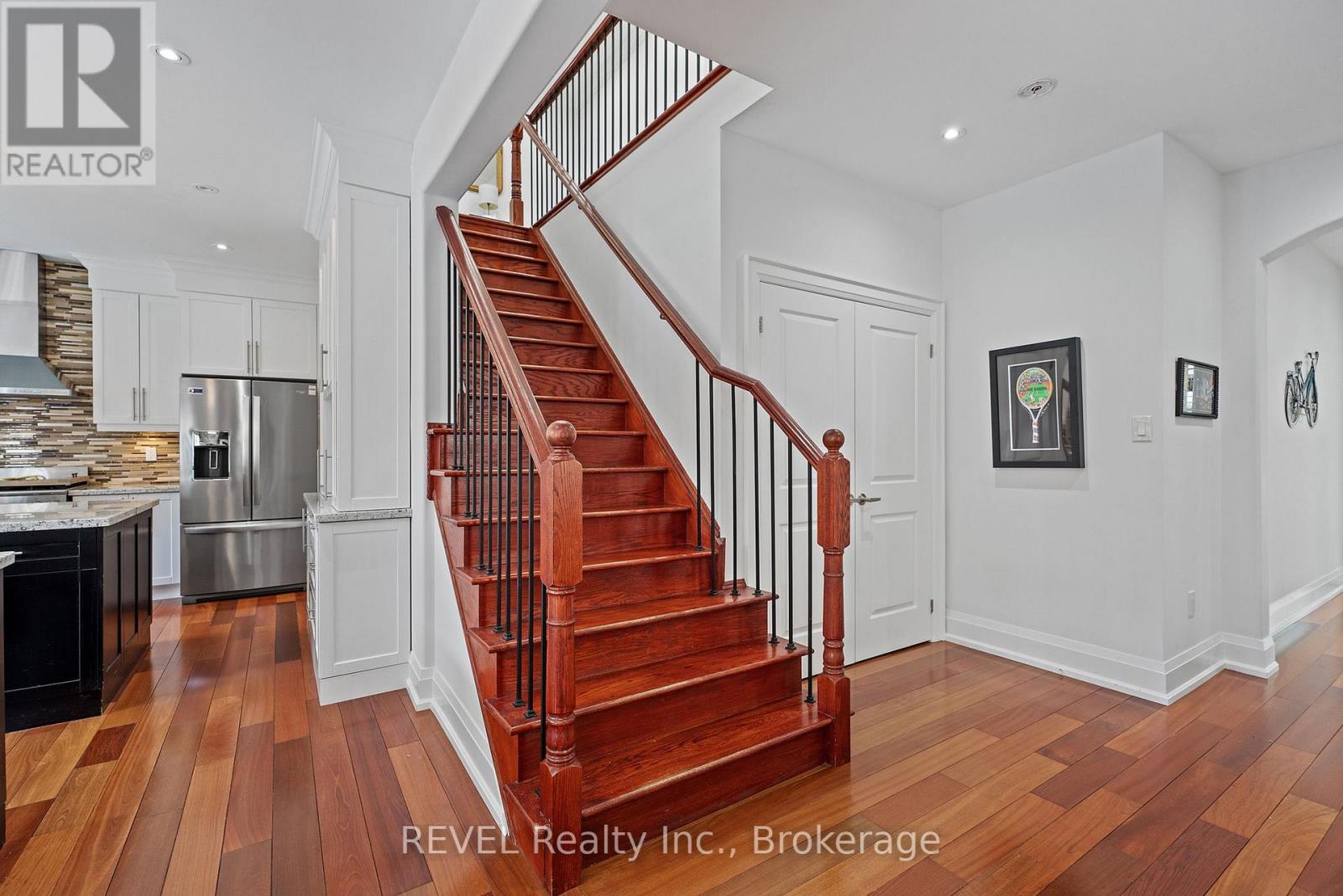401 SCHREYER CRESCENT - 22