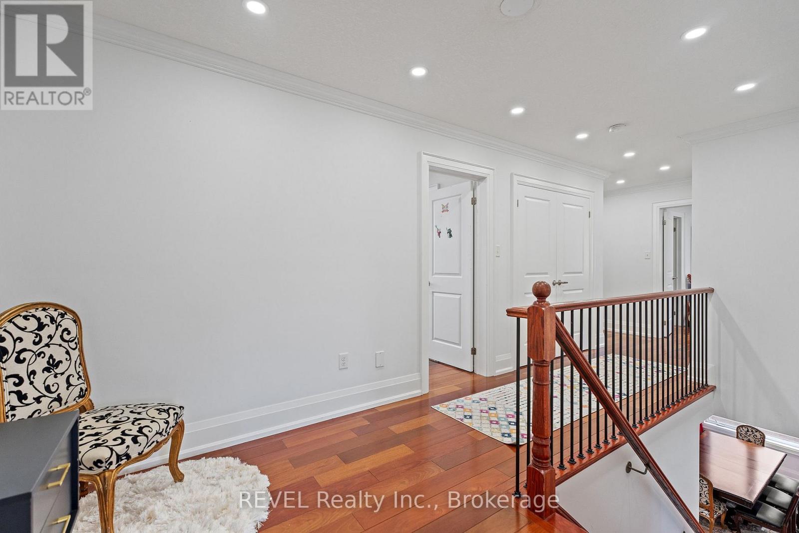 401 SCHREYER CRESCENT - 23