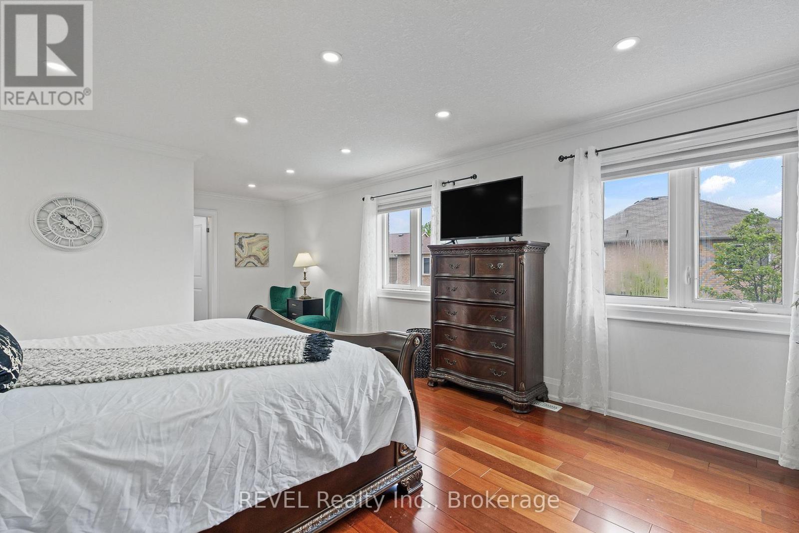 401 SCHREYER CRESCENT - 24