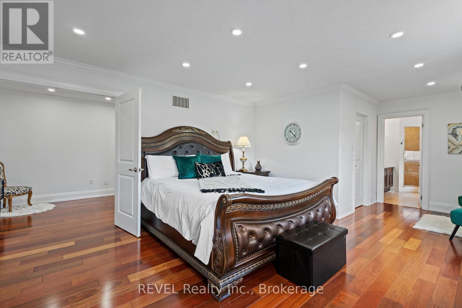 401 SCHREYER CRESCENT - 25