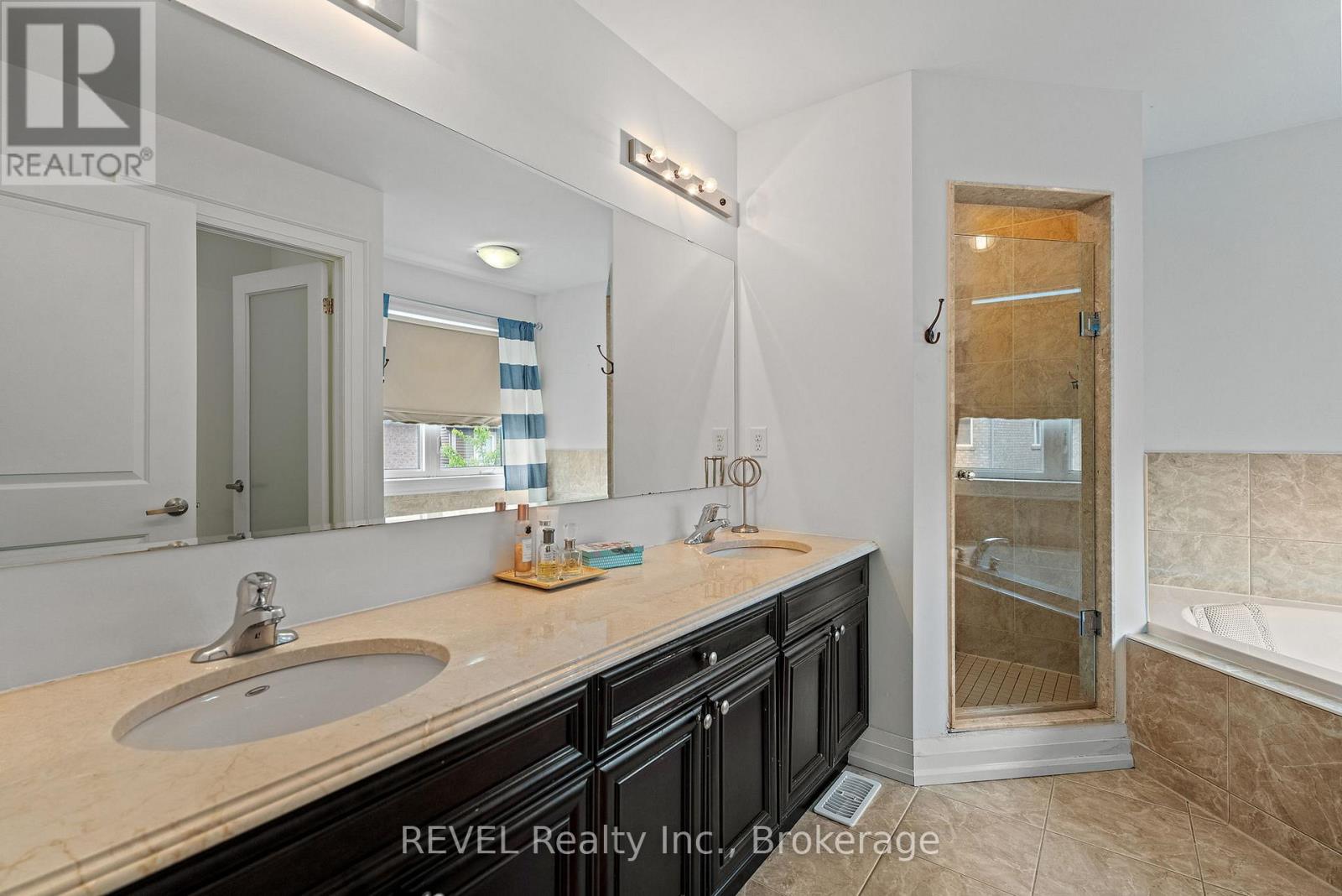 401 SCHREYER CRESCENT - 27