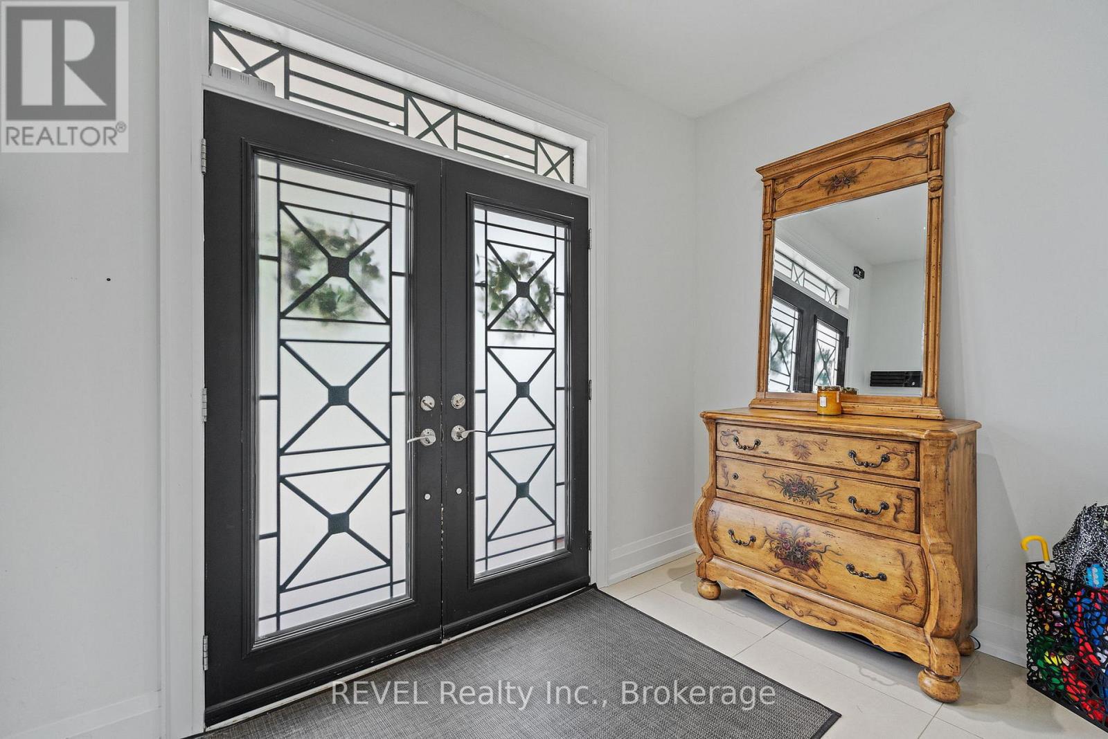 401 SCHREYER CRESCENT - 4