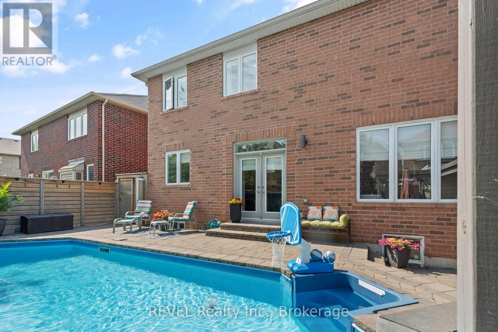 401 SCHREYER CRESCENT - 42