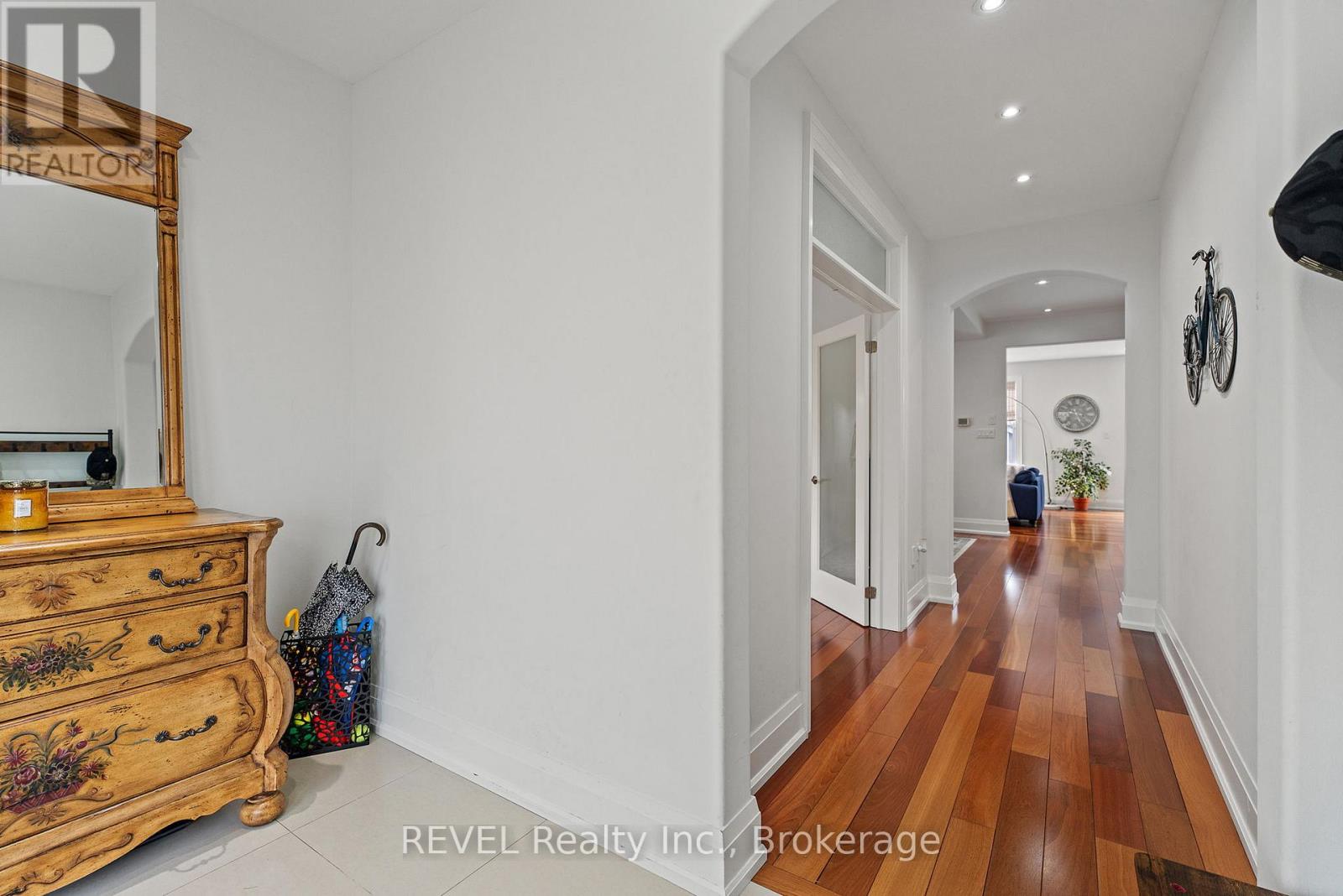 401 SCHREYER CRESCENT - 5