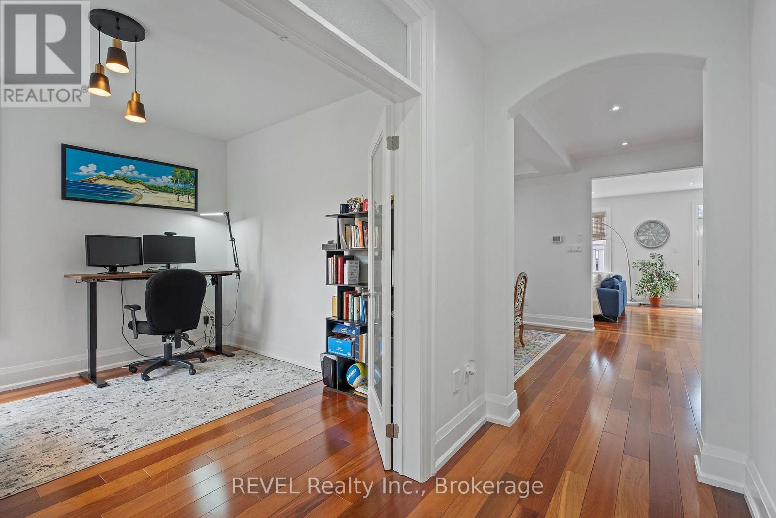 401 SCHREYER CRESCENT - 6