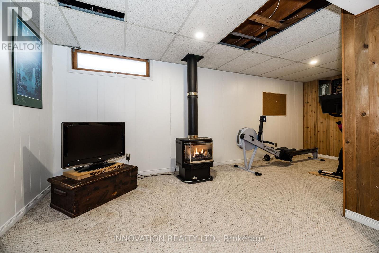 1303 FAIRWAY DRIVE - 23