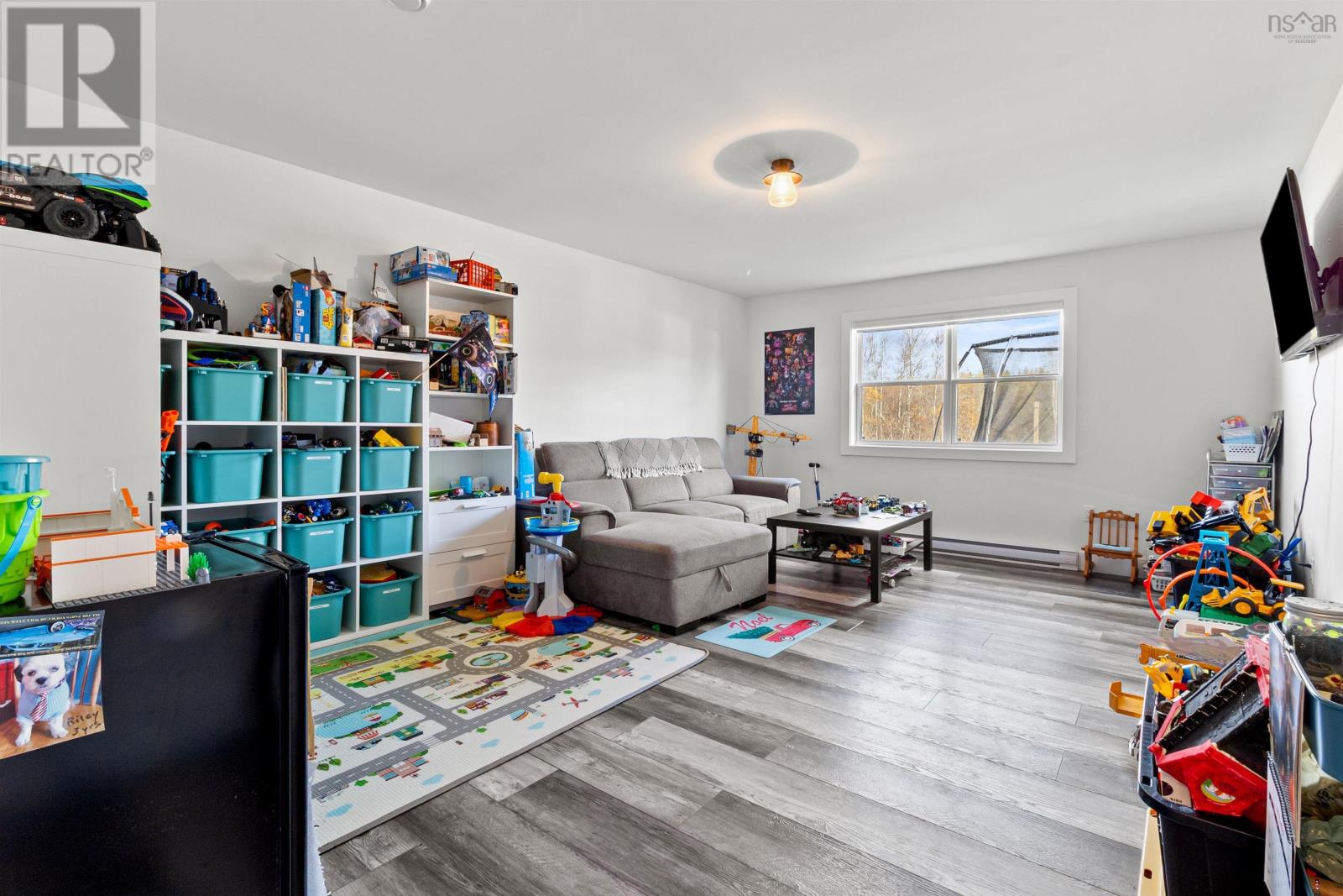 215 Grono Road - 11
