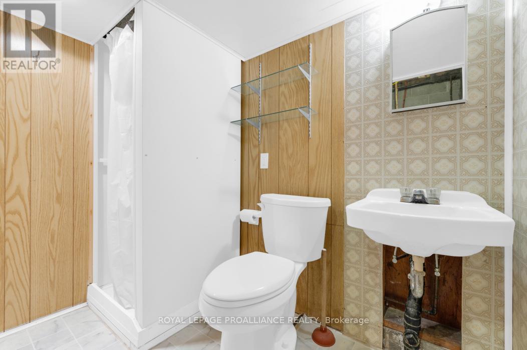 55 VILLAGE DRIVE - 22