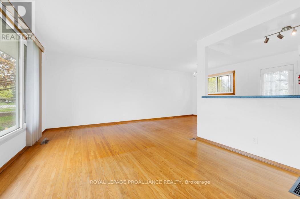 55 VILLAGE DRIVE - 12