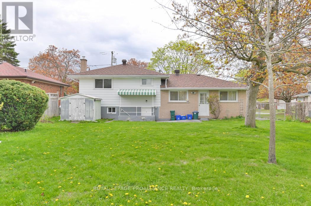 55 VILLAGE DRIVE - 25