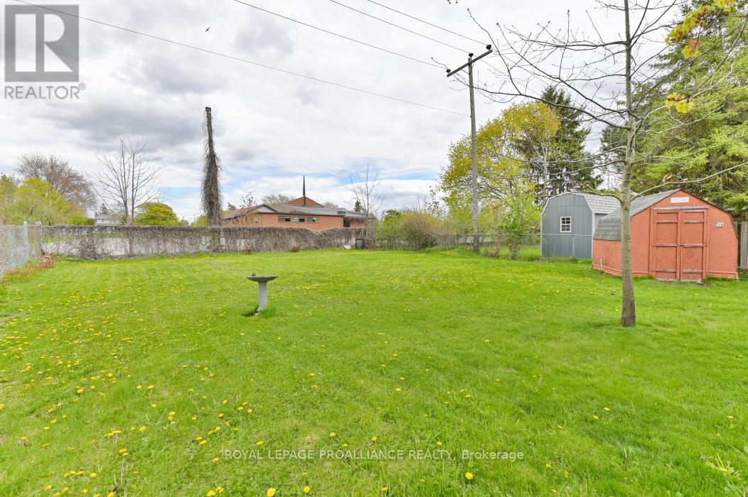 55 VILLAGE DRIVE - 28