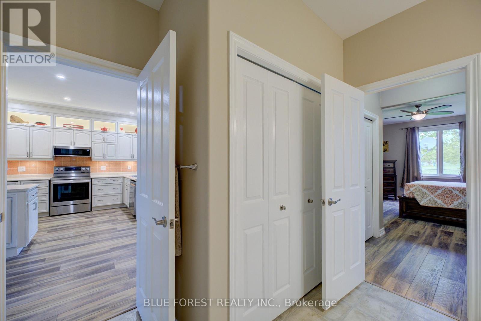 #2 948 COLBORNE STREET - 20