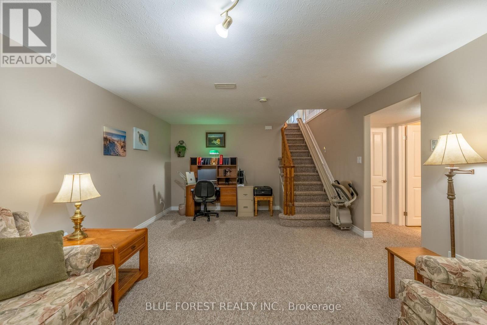 #2 948 COLBORNE STREET - 23