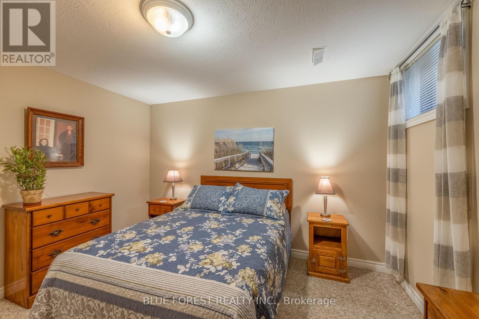 #2 948 COLBORNE STREET - 26