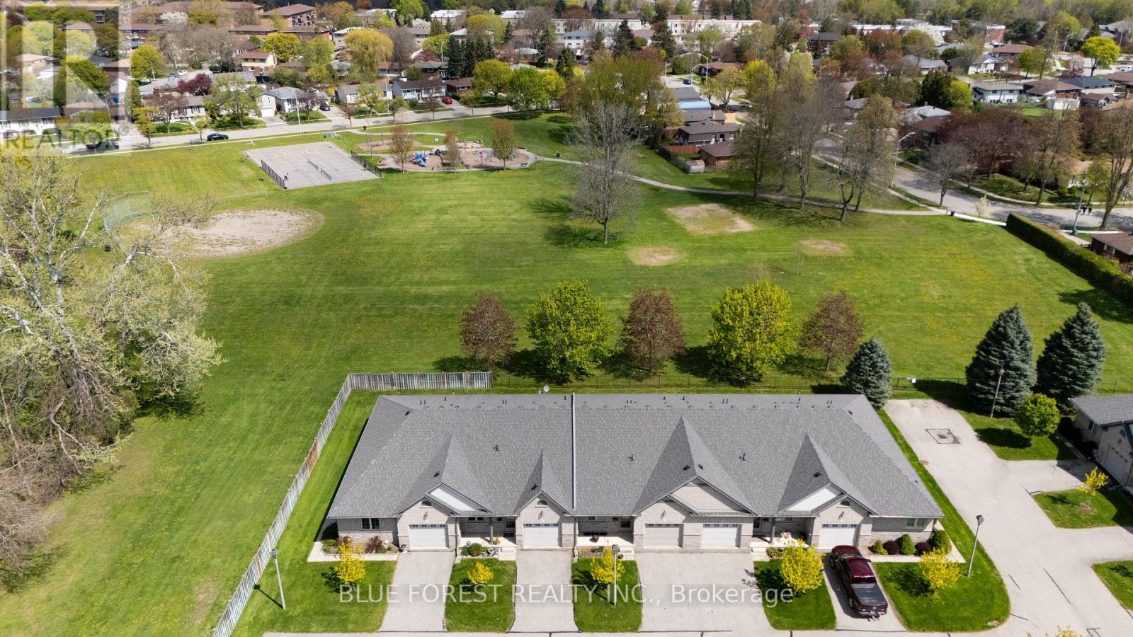 #2 948 COLBORNE STREET - Image 3