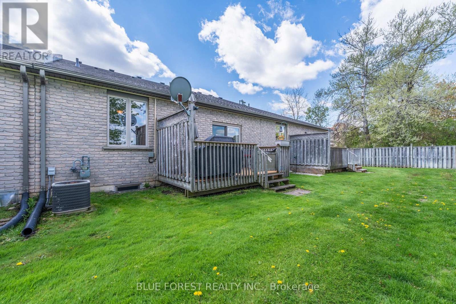 #2 948 COLBORNE STREET - 34