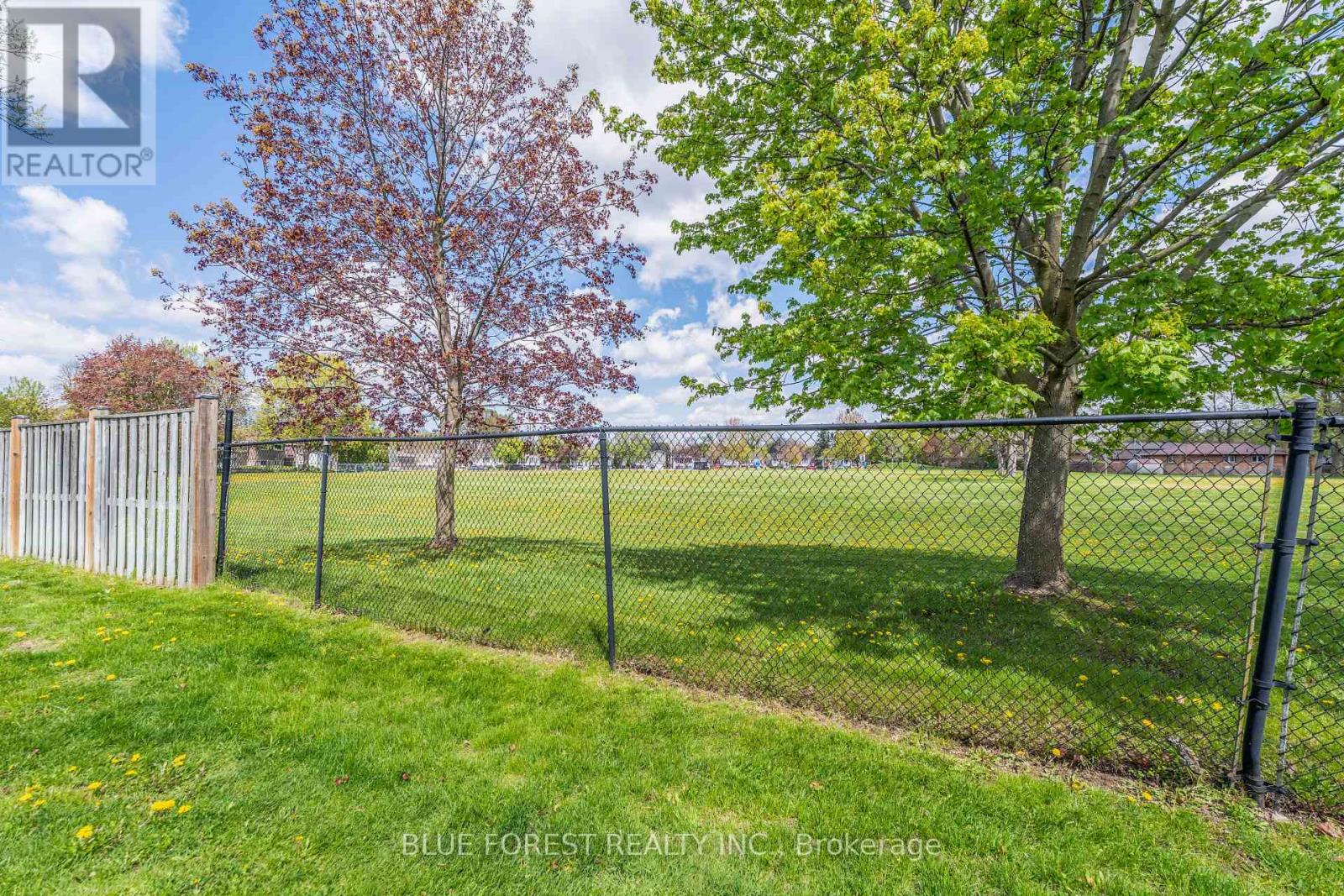 #2 948 COLBORNE STREET - 37
