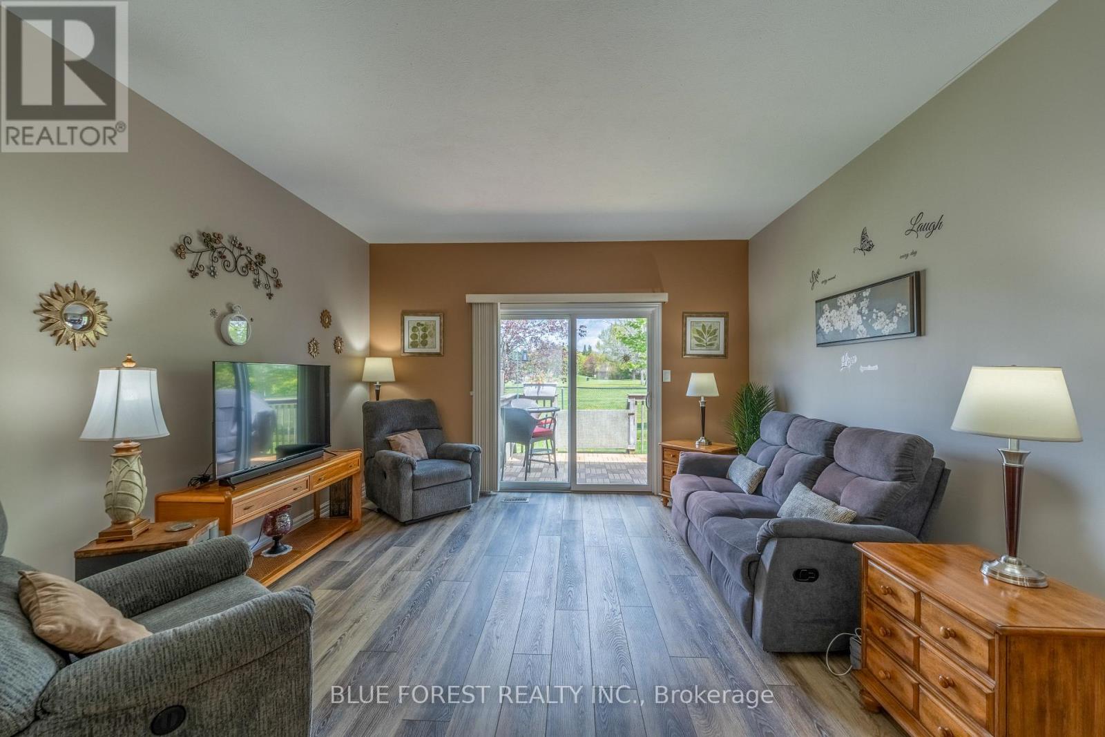 #2 948 COLBORNE STREET - 7