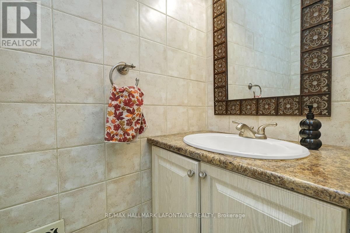 #28 2 BERTONA STREET - 17