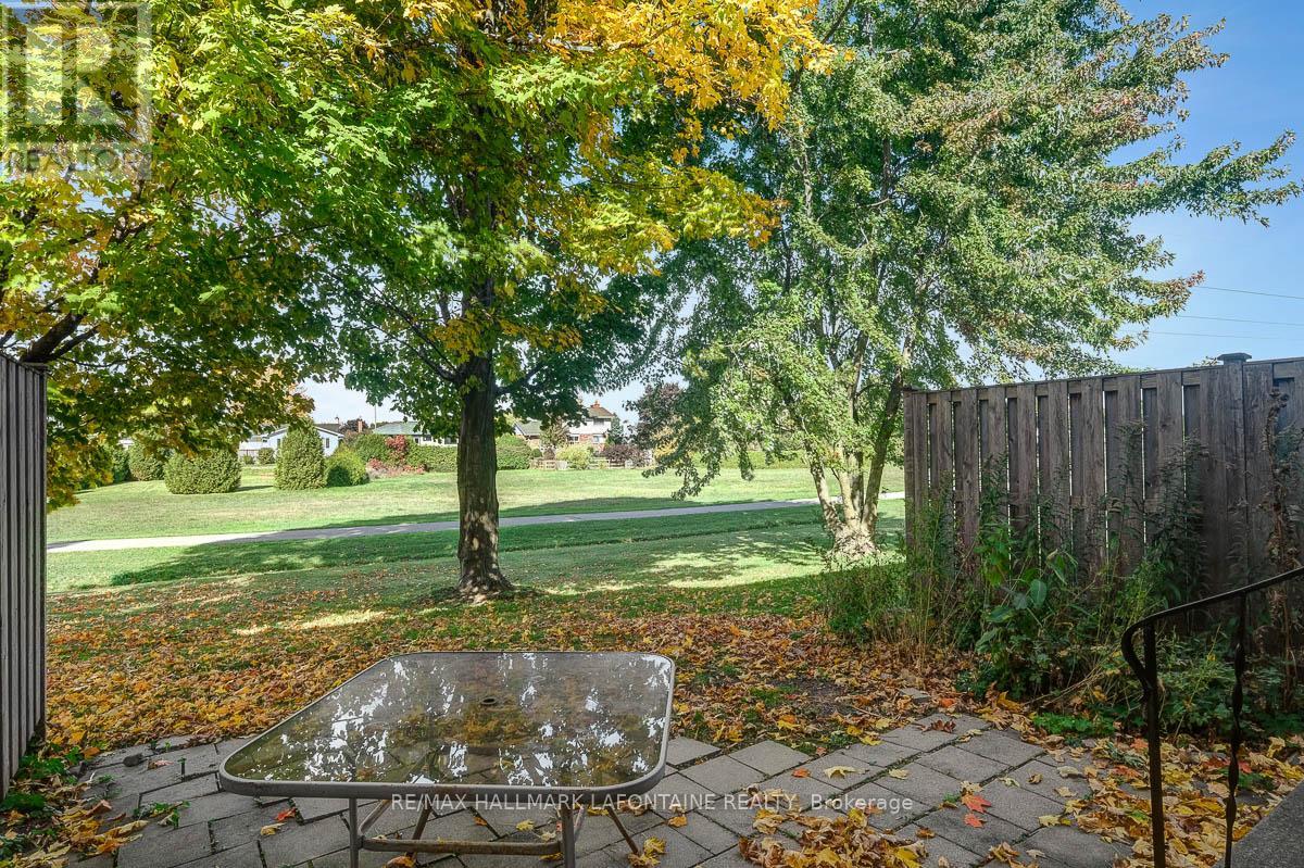 #28 2 BERTONA STREET - 27