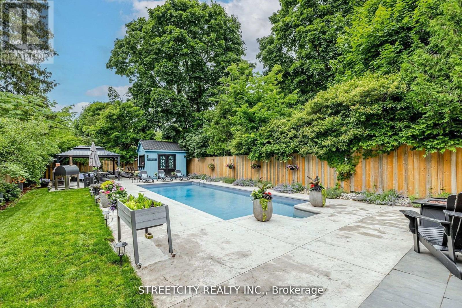 931 WATERLOO STREET - 39