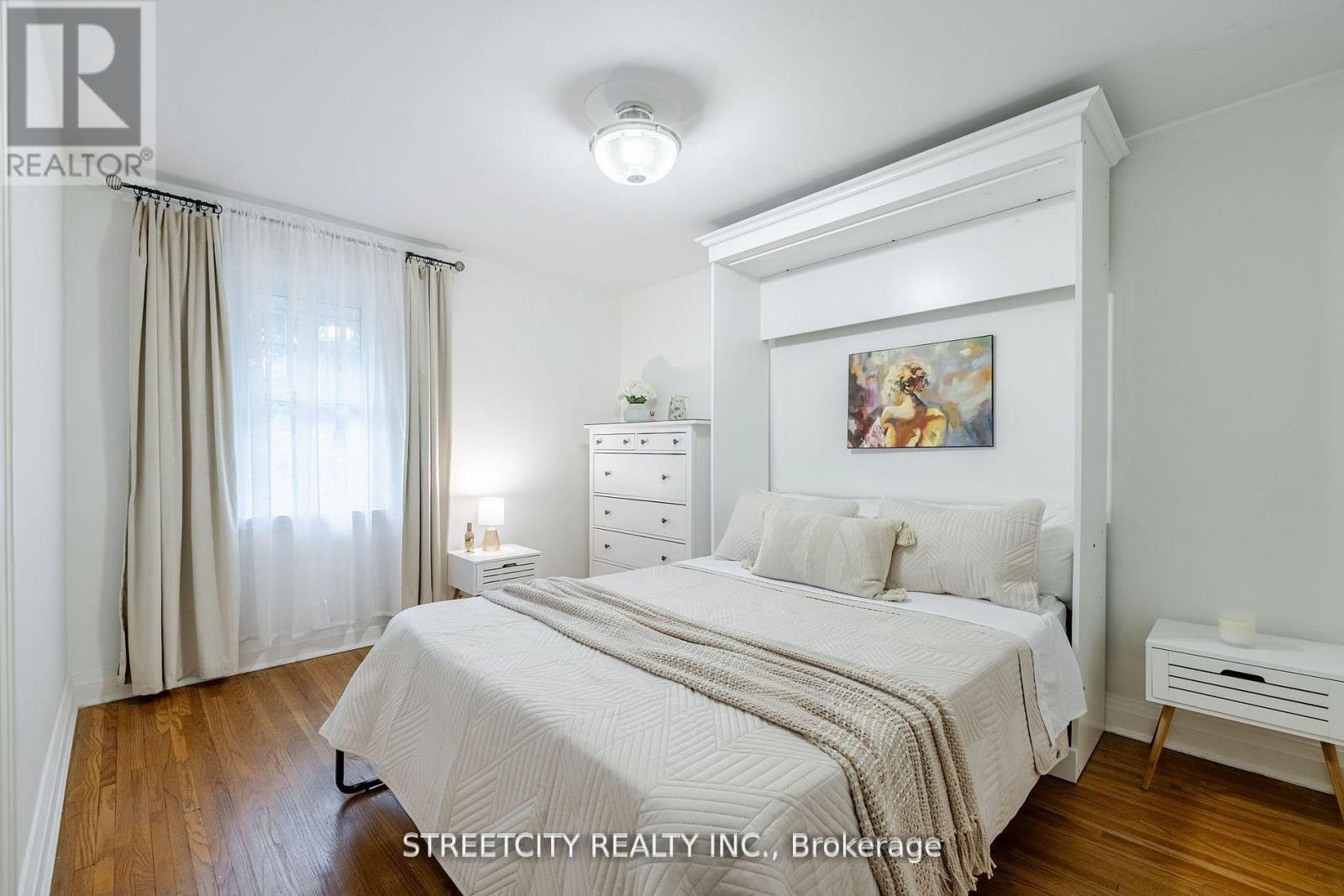 931 WATERLOO STREET - 27