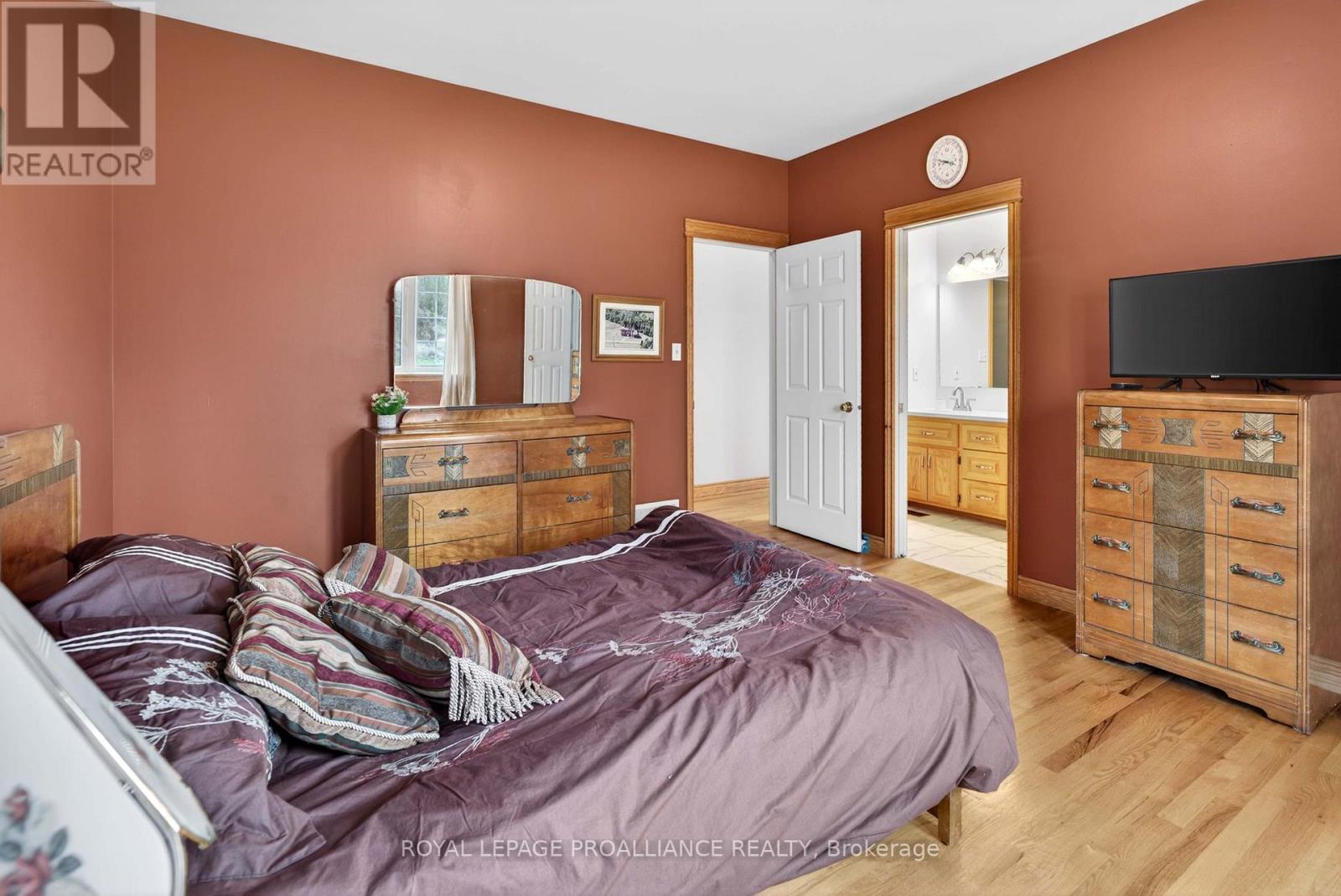 3560/3562 WEIR ROAD - 43