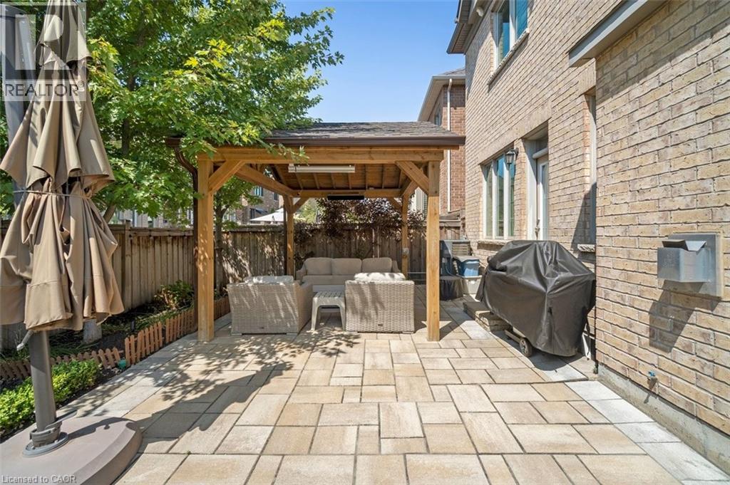 355 WISTERIA Way, Oakville, Ontario, L6M1L6 — Photo 14