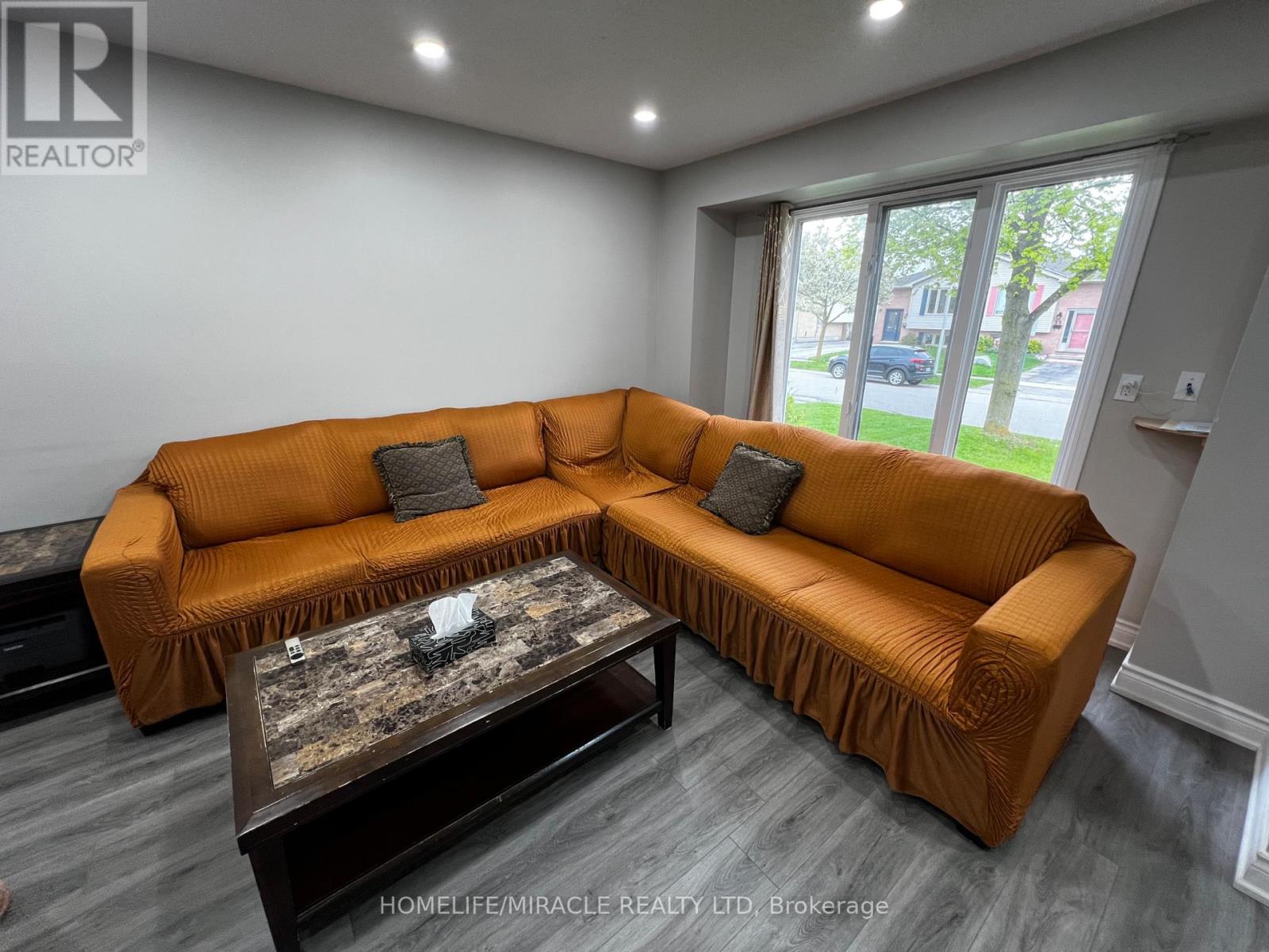 14 MOREAU CRESCENT - Image 2