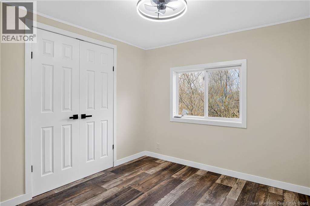 11 Kingfisher Road - 24