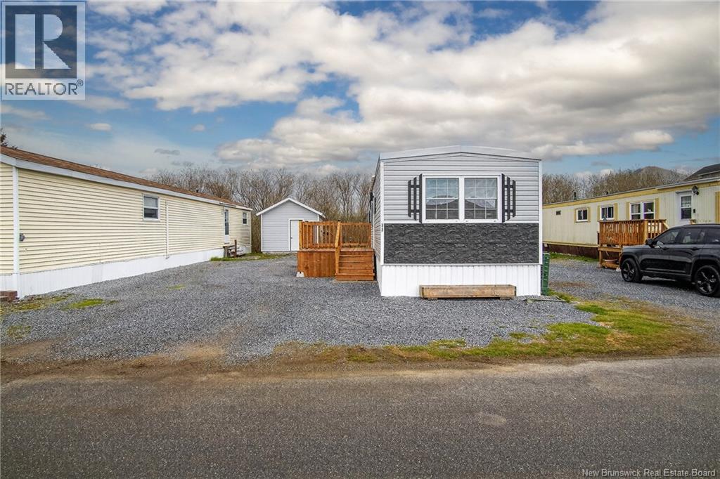 11 Kingfisher Road - Image 2
