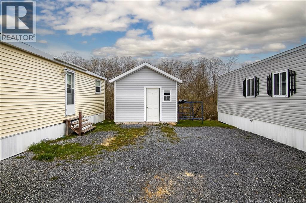 11 Kingfisher Road - 30