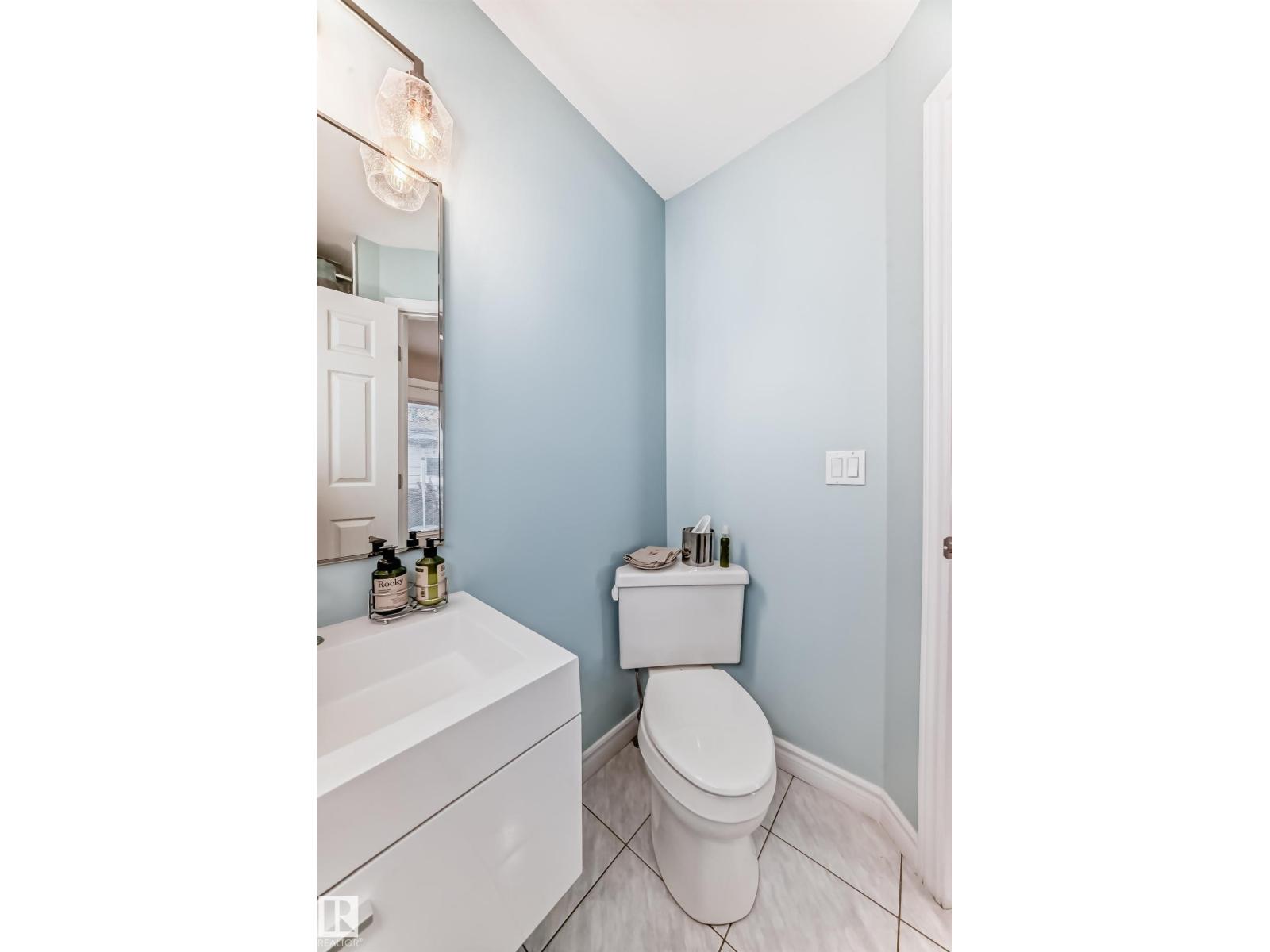 9405 101 ST NW NW, Edmonton