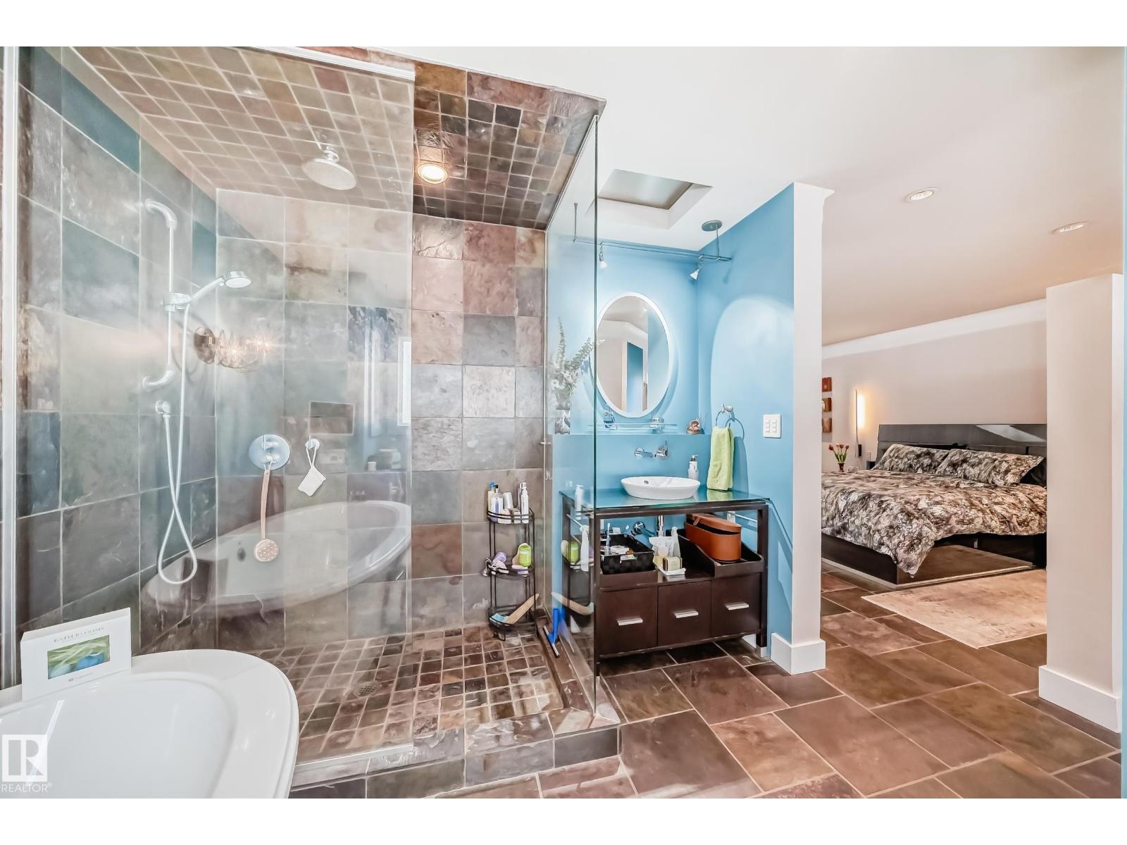 9405 101 ST NW NW, Edmonton