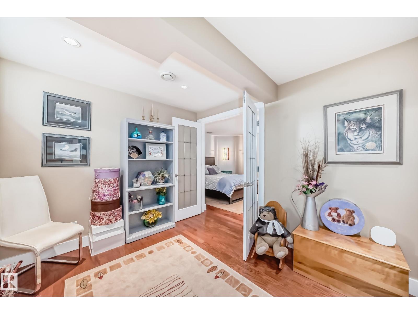 9405 101 ST NW NW, Edmonton